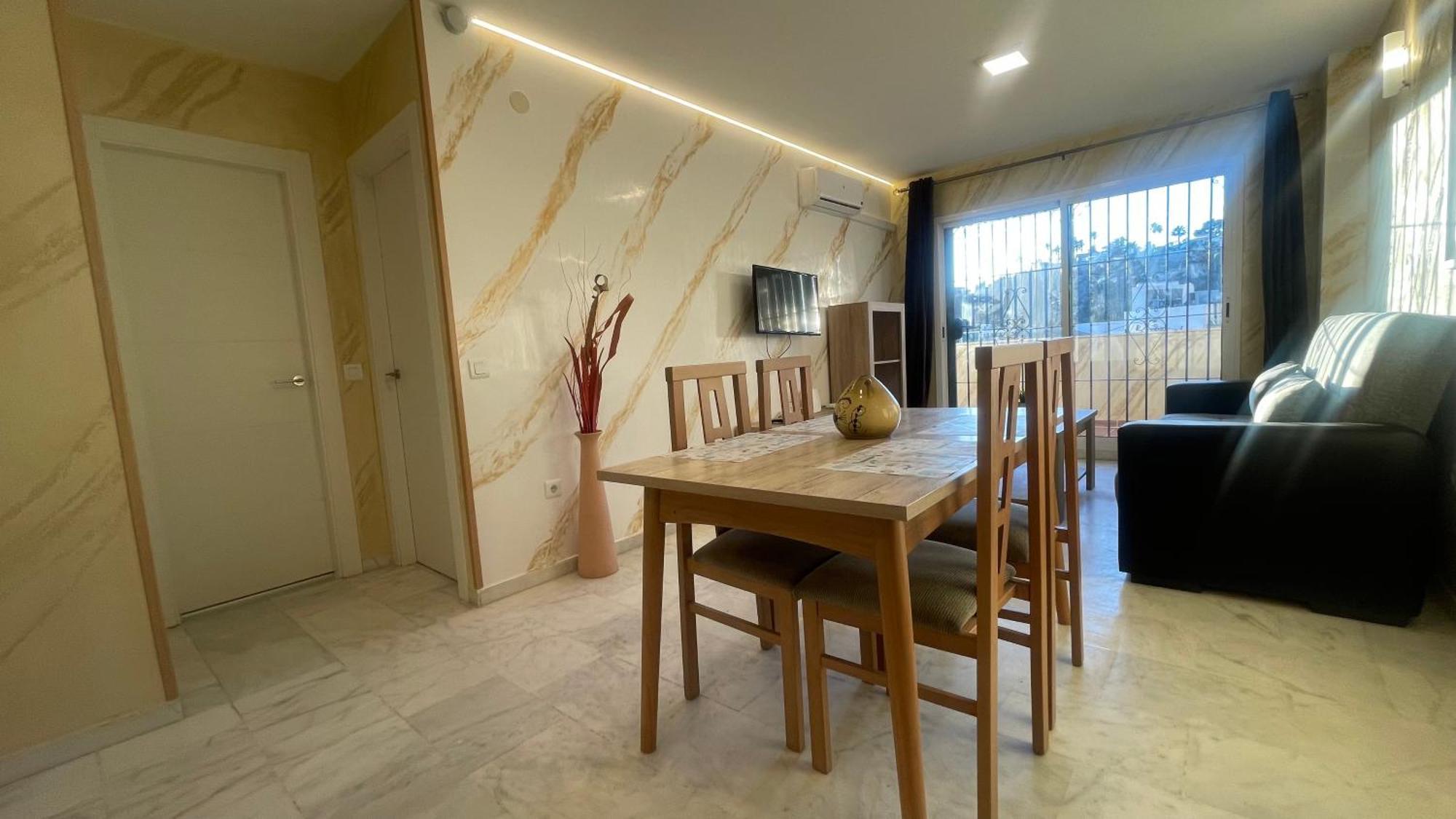 베날마데나코스타 Apartamento Con Vista A La Piscina 아파트 외부 사진